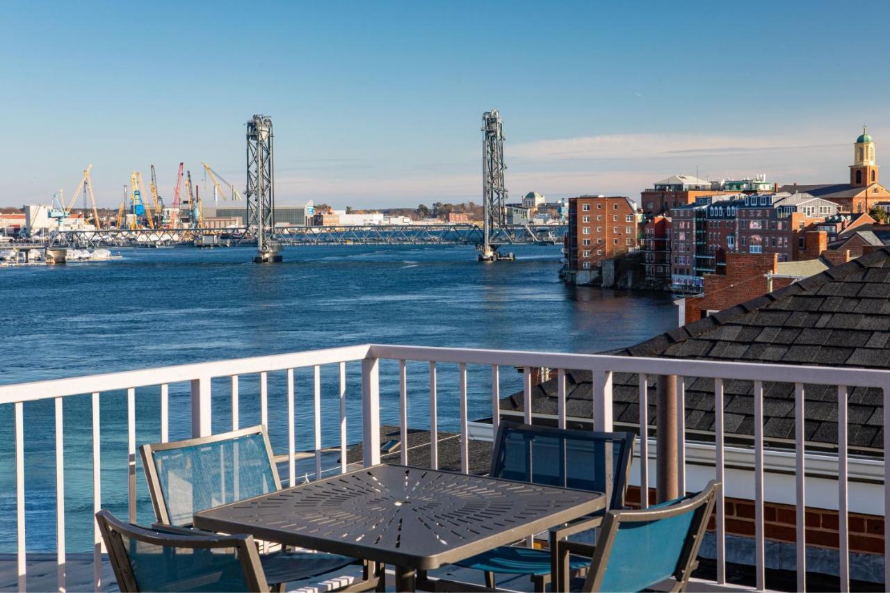 Sheraton Portsmouth Harborside Hotel Exterior photo